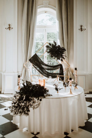 Stelaż ROMB złoty, metalowy 1,7 x 2,2 m