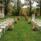 TRÓJKĄT drewniany, pastelowy fiolet wys. 2,5 m TRÓJKĄT drewniany, pastelowy fiolet wys. 2,5 m