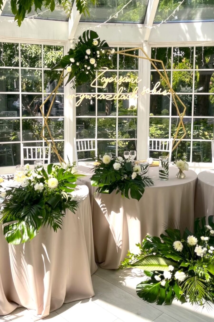 Stelaż WIELOKĄT złoty, metalowy śr. 2,5 m