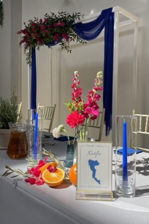 Stelaż drewniany, biały prostopadłościan wys. 2,3 m