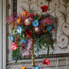 Stojak, świecznik barokowy, złoty, metalowy wys. 75 cm Stojak, świecznik barokowy, złoty, metalowy wys. 75 cm